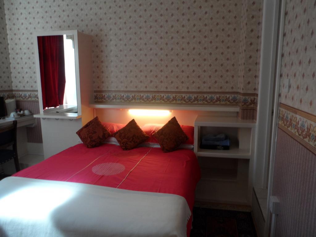 Galway Guest House Уэймут Номер фото
